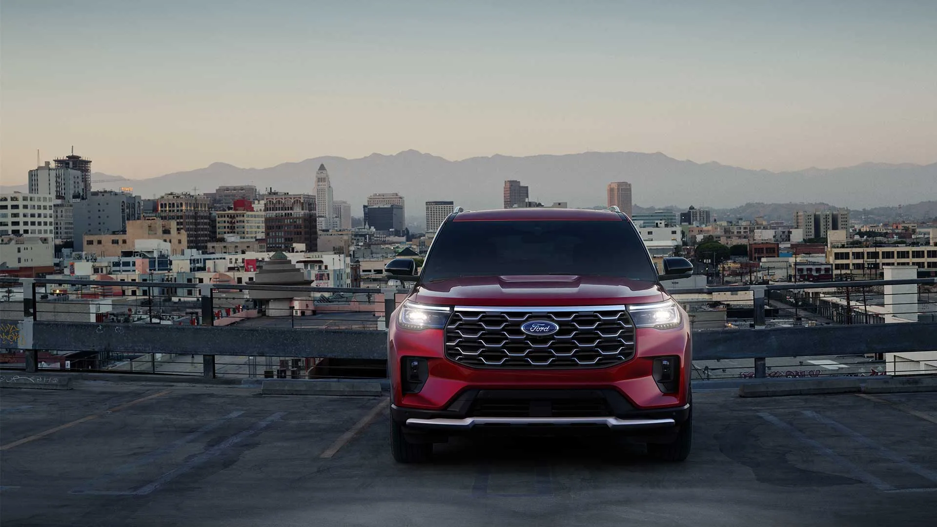 Ford Explorer 2025 en Venezuela: SUV Platinum con EcoBoost y pantalla 13.2″