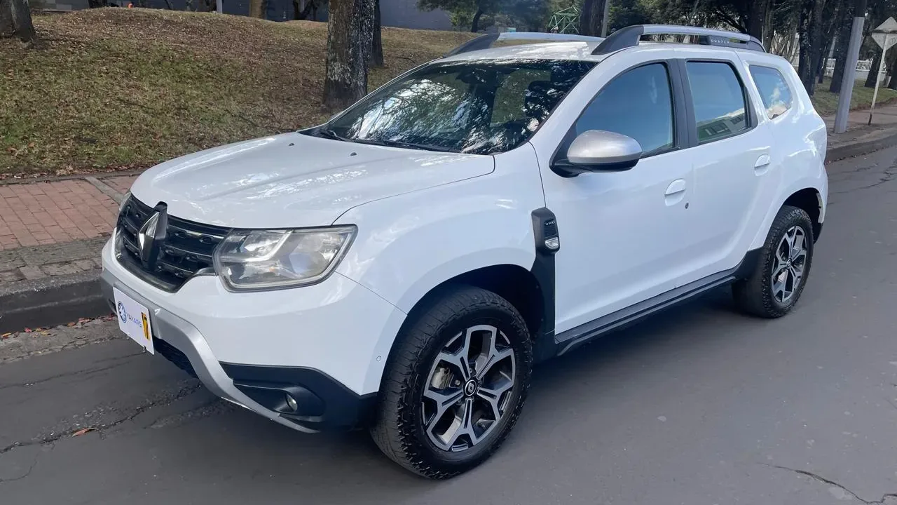 ¿Por qué están bajando los precios de los carros usados en Colombia?