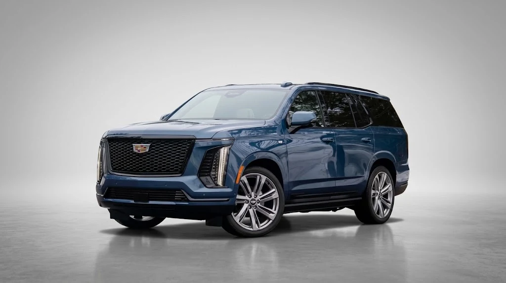 Cadillac Escalade azul en estudio minimalista