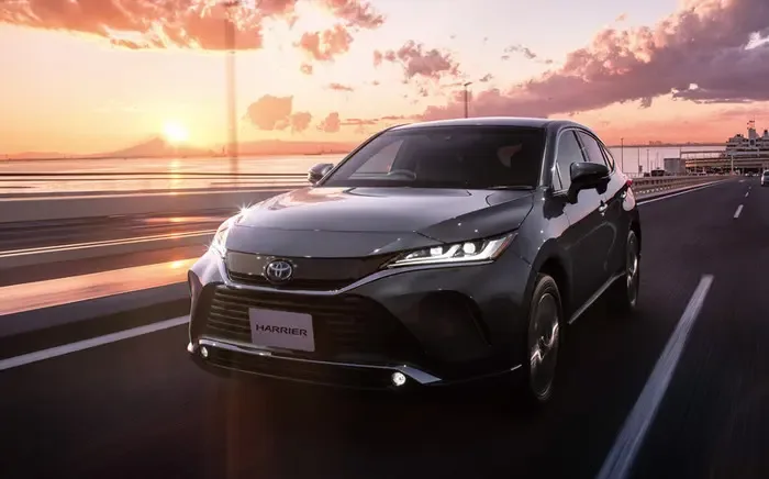Toyota Harrier 2027 en exterior