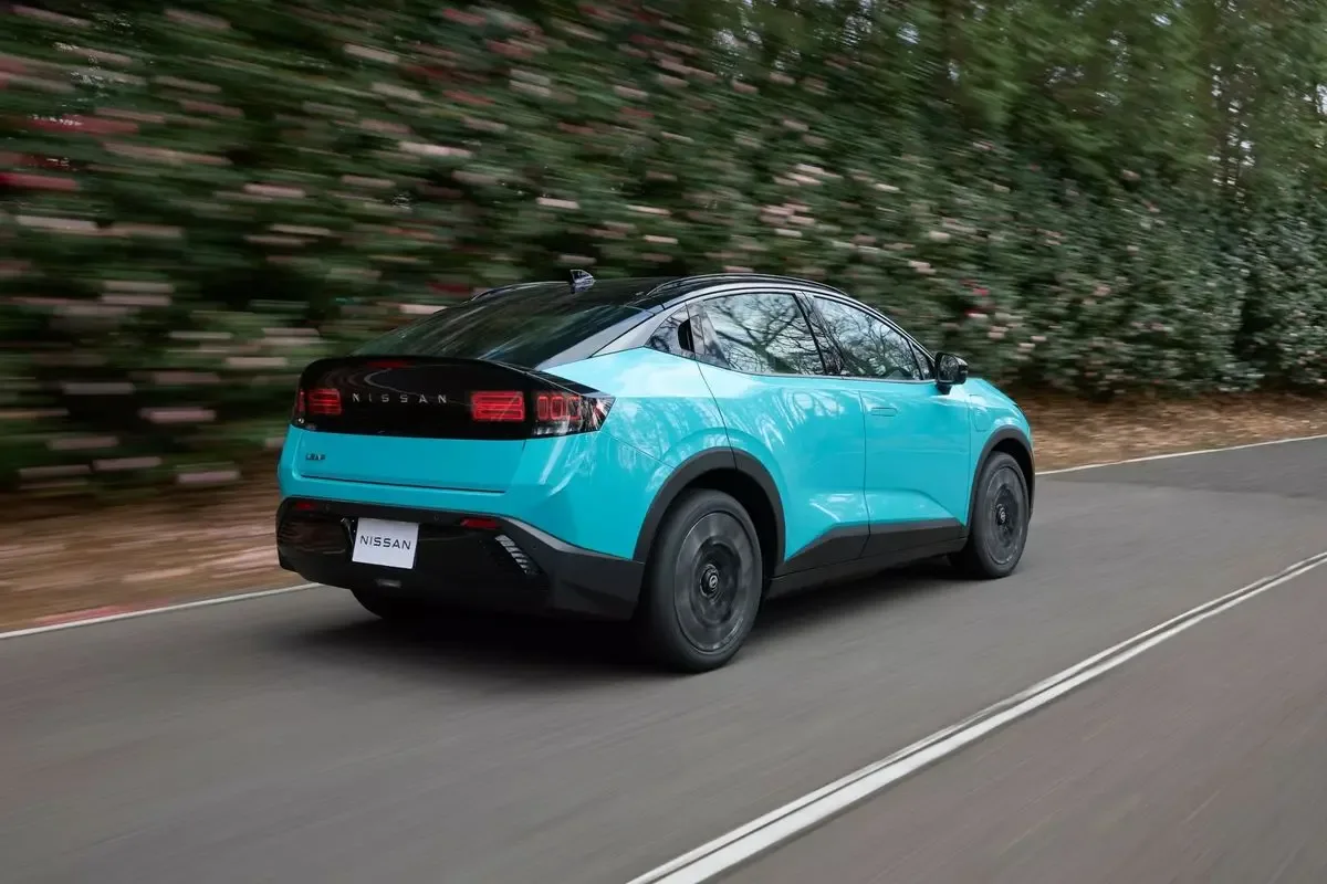 2026-Nissan-Leaf-Exterior-16