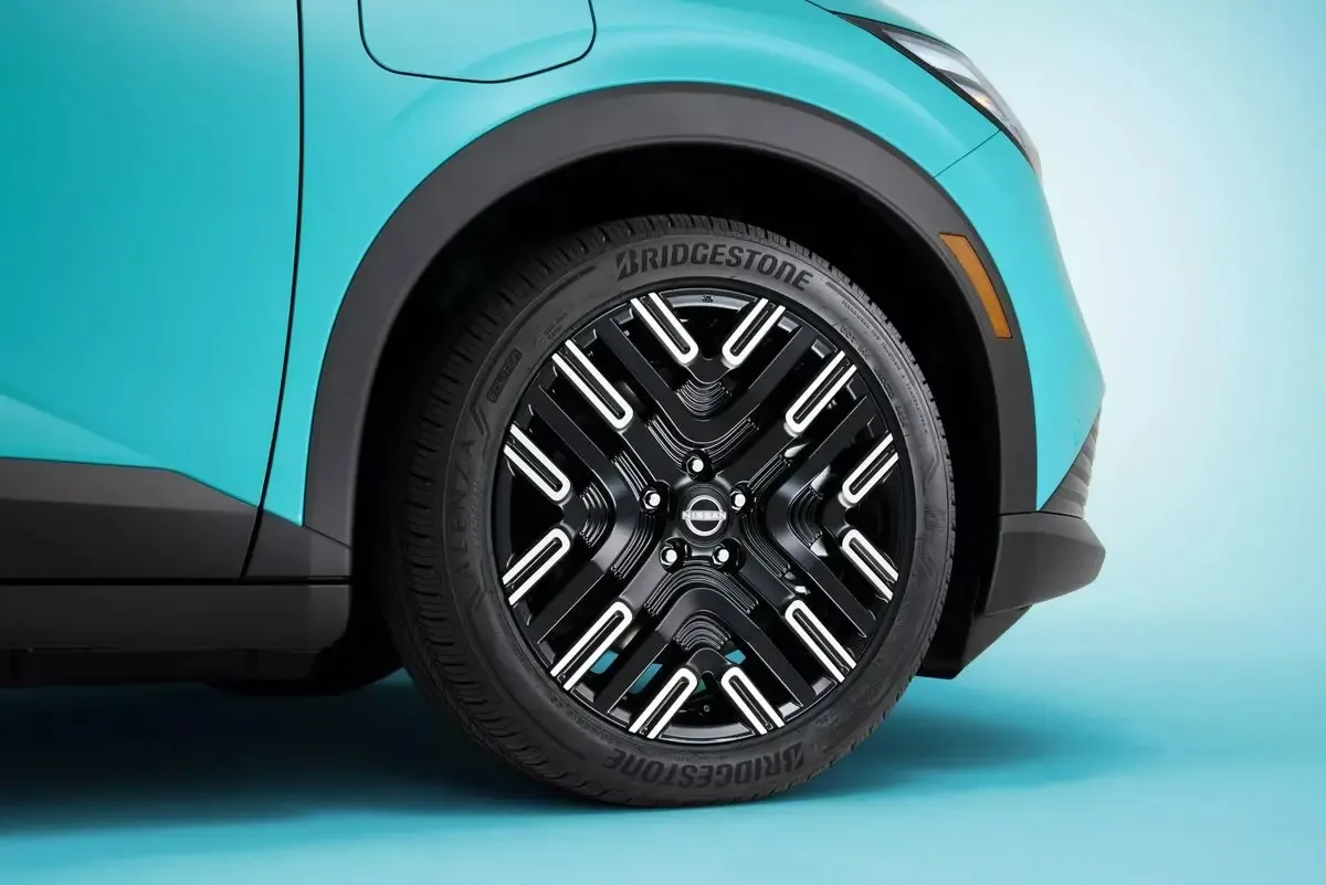 2026-Nissan-Leaf-Exterior-39