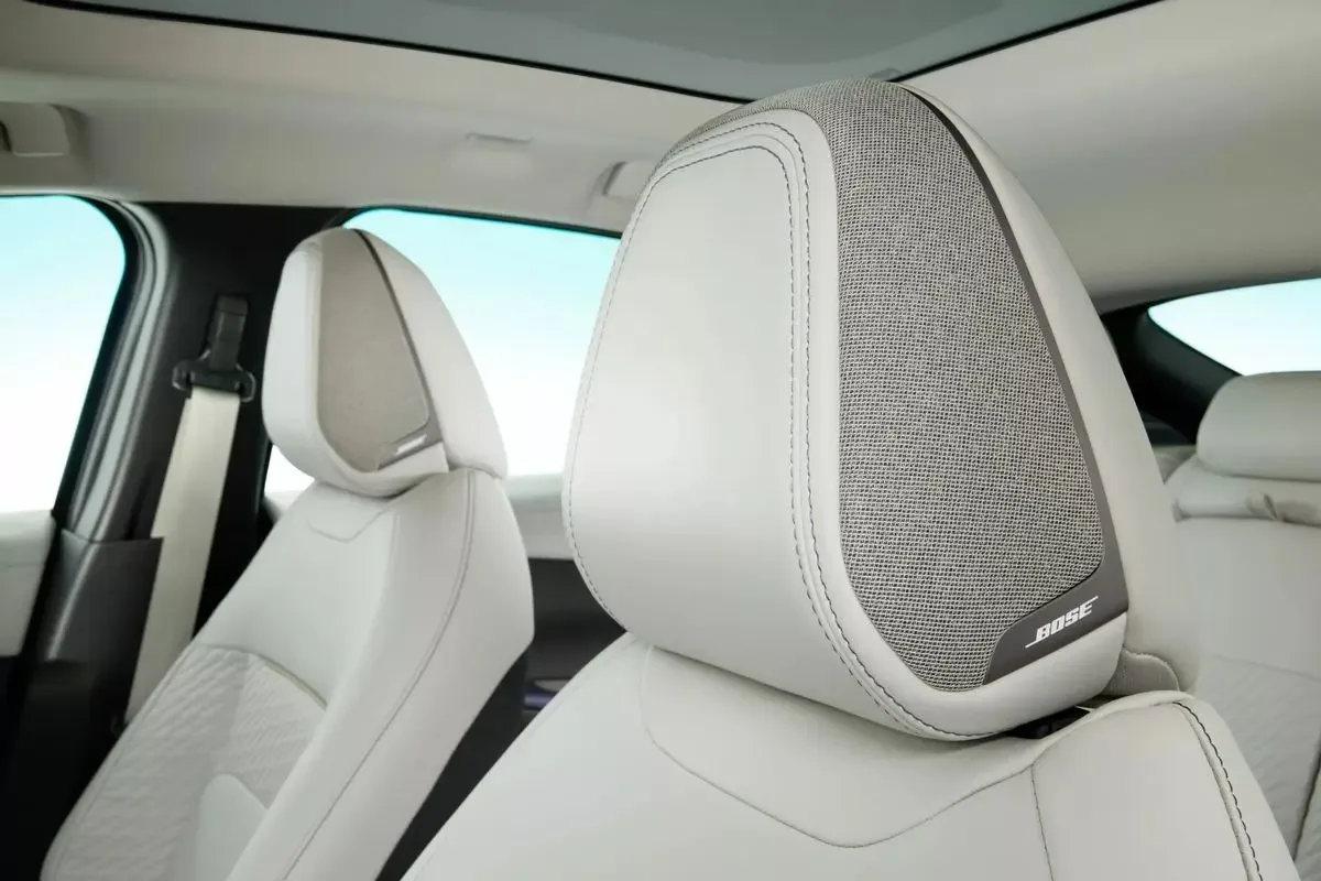 2026-Nissan-Leaf-Interior-8