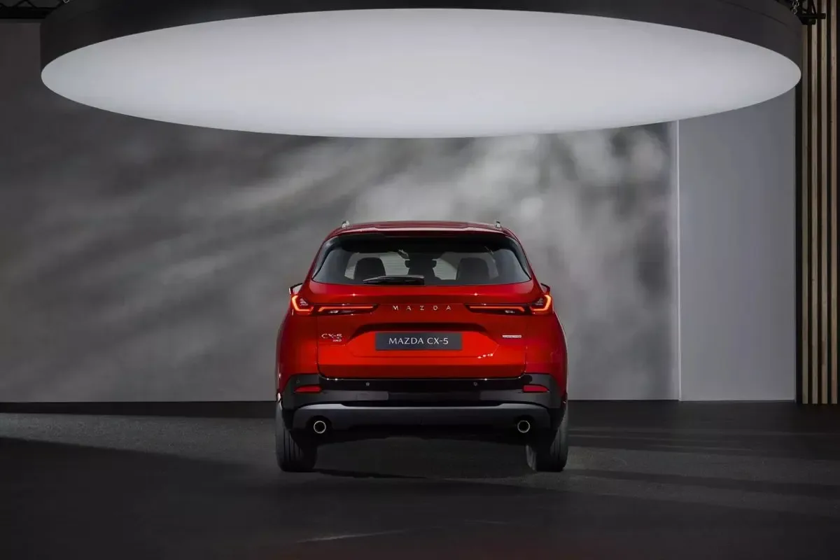 El Mazda CX-5 2026 trasera