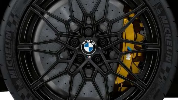 Frenos M de cerámica y carbono BMW M4 Competition 2025