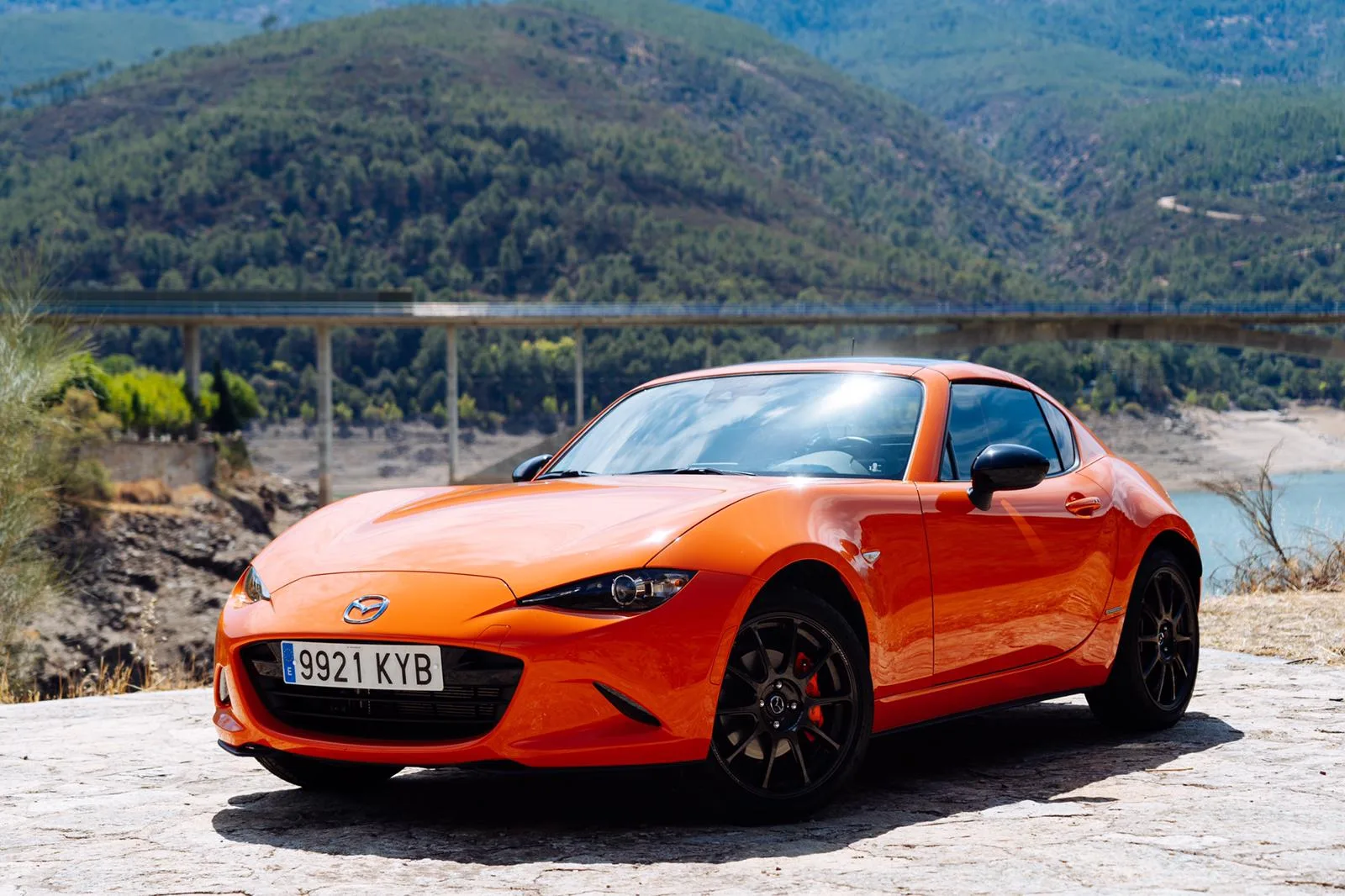 Mazda MX-5 Miata descapotable, el roadster deportivo más puro del mundo con tracción trasera