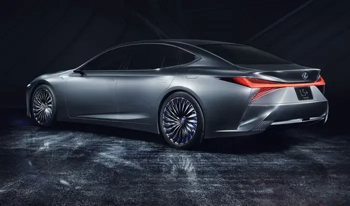 Trasera Lexus LS 2026