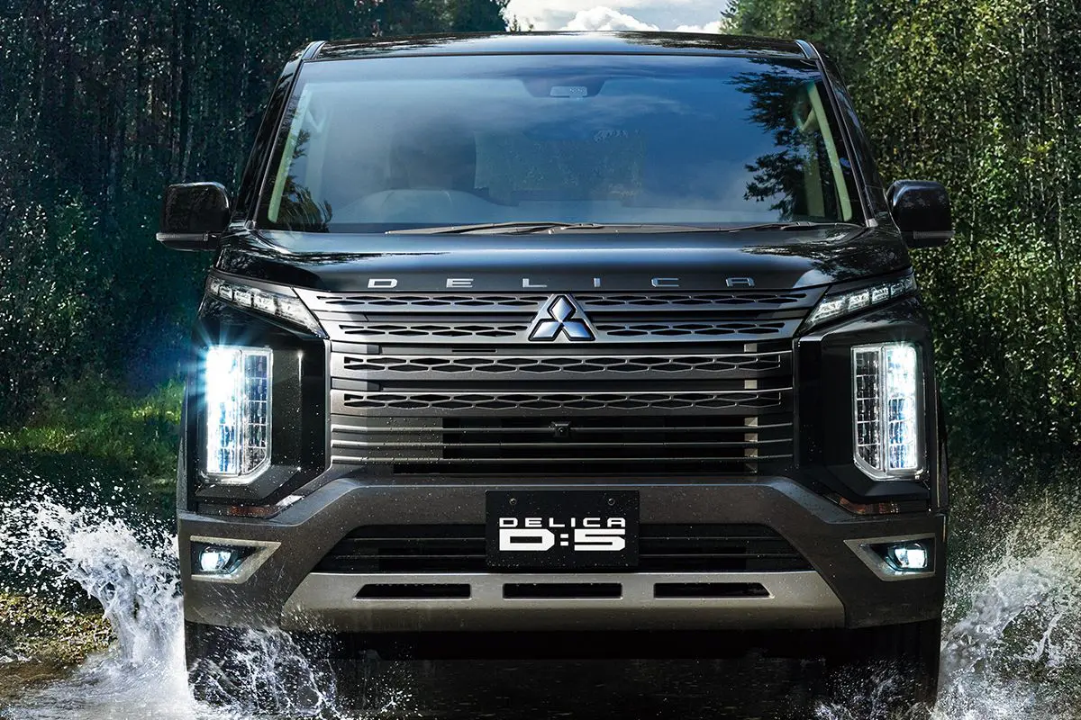 Frontal-Mitsubishi-Delica-D5 Lo nuevo del Mitsubishi Delica D5 tras su actualización 2025