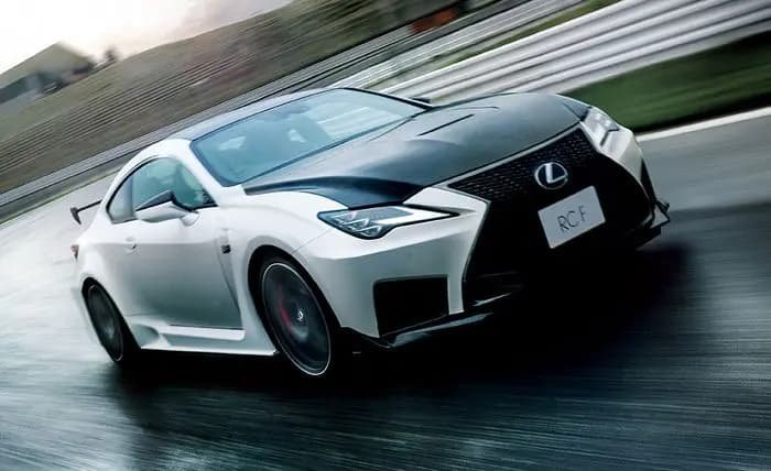 Lexus-RC-F 25 autos deportivos recomendados que todos pueden permitirse