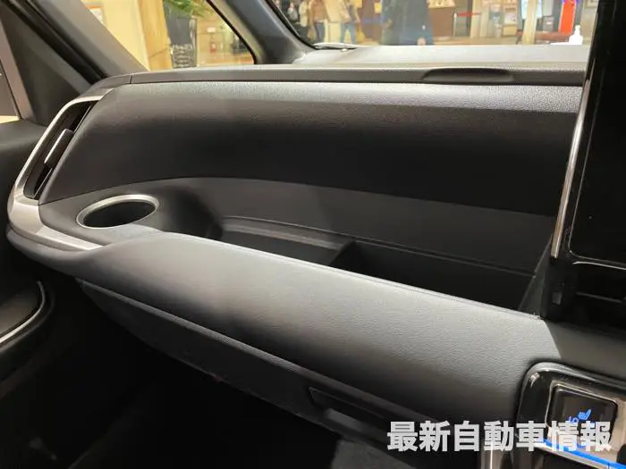 2022-toyota-noah-voxy-15