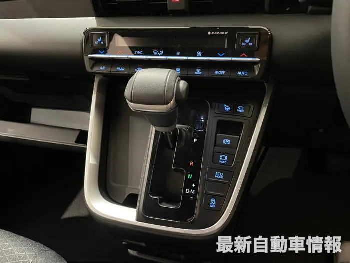 2022-toyota-noah-voxy-17