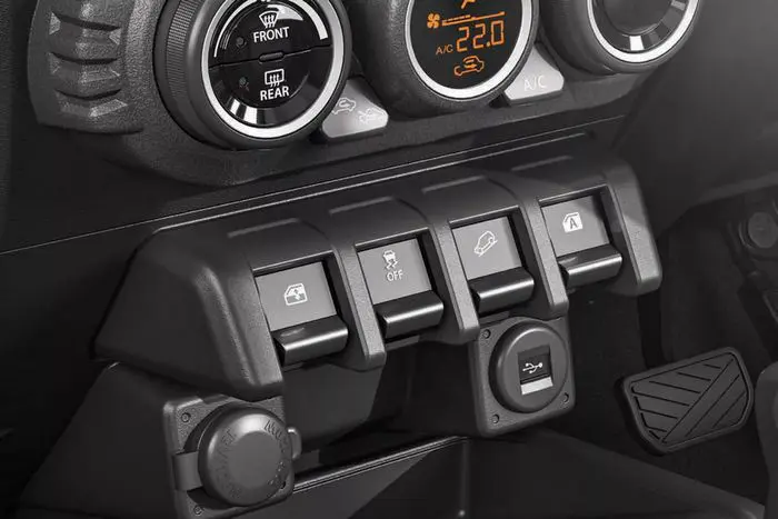 Suzuki-Jimny-5-Door-Interior-7