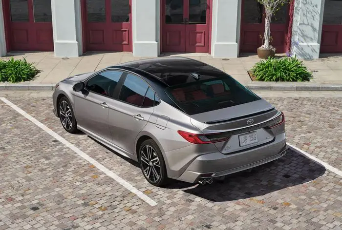 Así es el Toyota Camry 2025: El renacer de un clásico